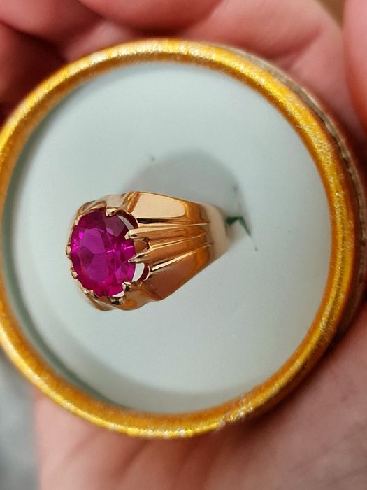 Золотое советское кольцо с рубином 583 пробы