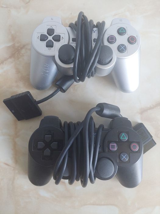 [PS2] Vând două manete / controller / joystick uri PlayStation 2 /poză