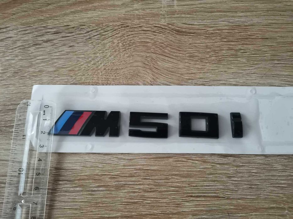 черна емблема BMW M50i малък размер