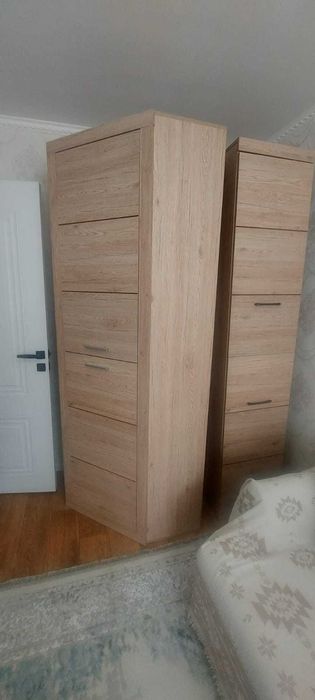 Компьютерный стол с полкой и шкафчиком