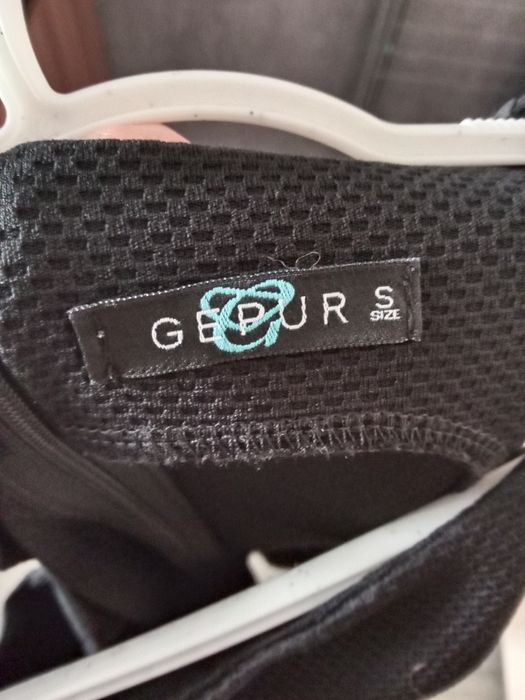 Продам шикарное чёрное платье