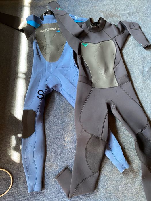 Vând costum neopren