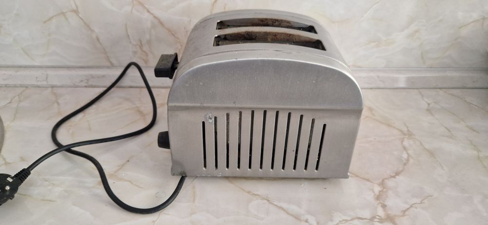 Тостер за филийки РАБОТЕЩ + Подарък