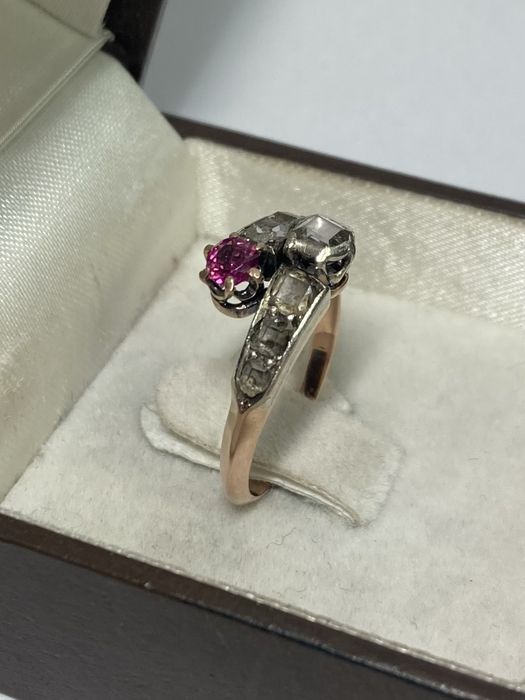 Inel antic aur 18kt.cu rubin si diamante