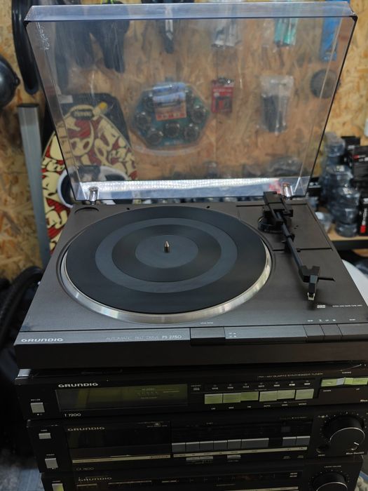 Сет Grundig - 220 евро всичко