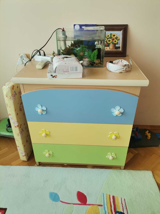 Гардероб, скрин, детско легло обзавеждане за детска стая