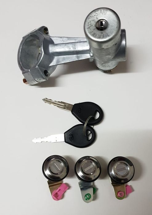 Nissan Patrol contact si butuci cu 2 chei