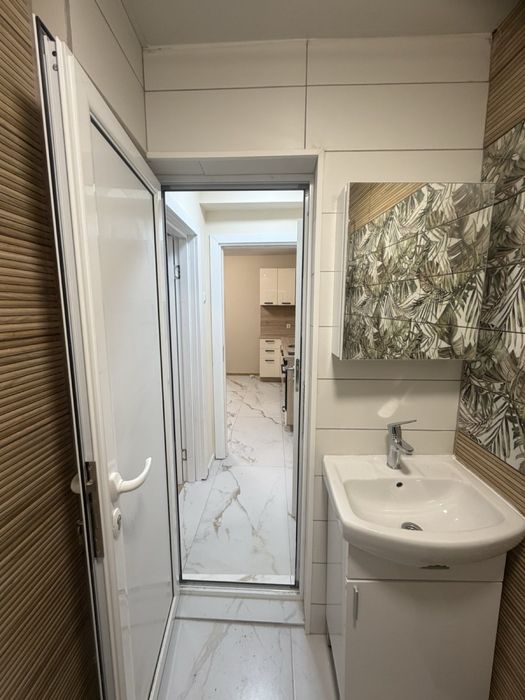 Тристаен апартамент, тухла, площад Левски