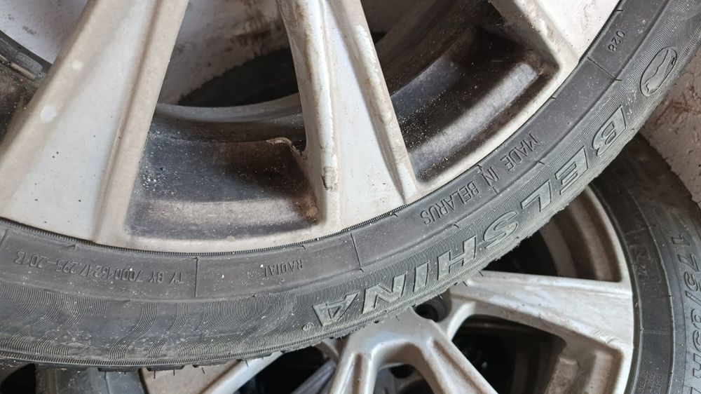 Продам резину с дисками.