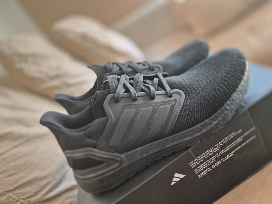 Маратонки Adidas ULTRABOOST 20
