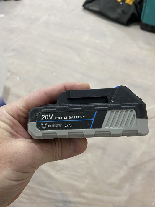 Продам аккумуляторы Deko 2шт.