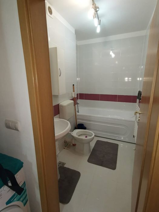 Închiriez garsonieră