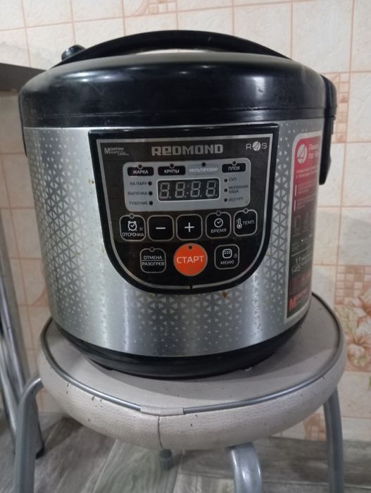 Продам мультиварку Редмонд