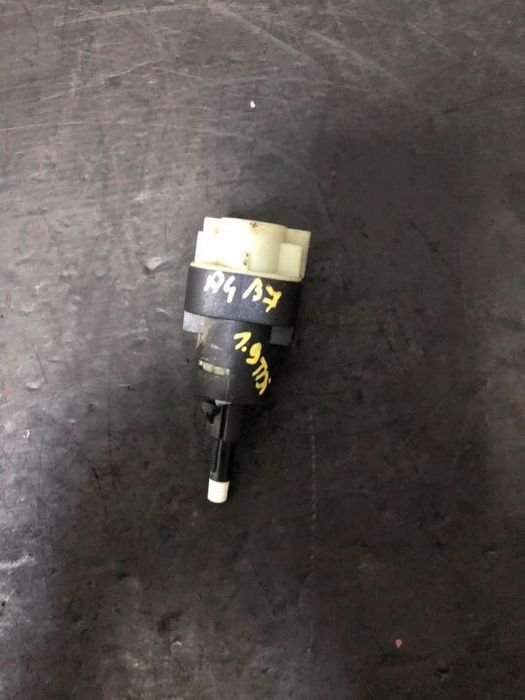contact lumini frana audi a4 b7 a3 8p seat altea 5p toledo 3 exeo vw golf 5 golf 6 jetta 3