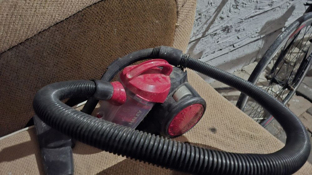 Продам пылесос хороший торг