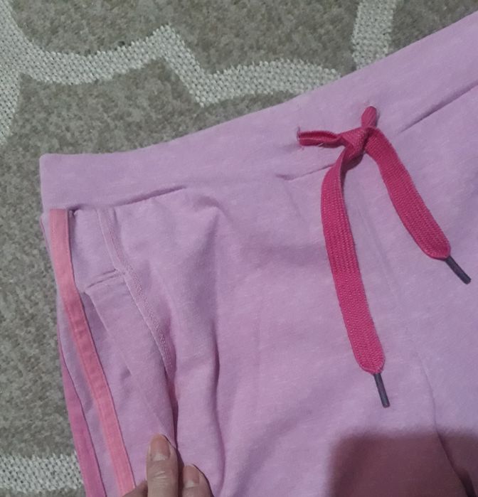 Футболочка новая и штанишки