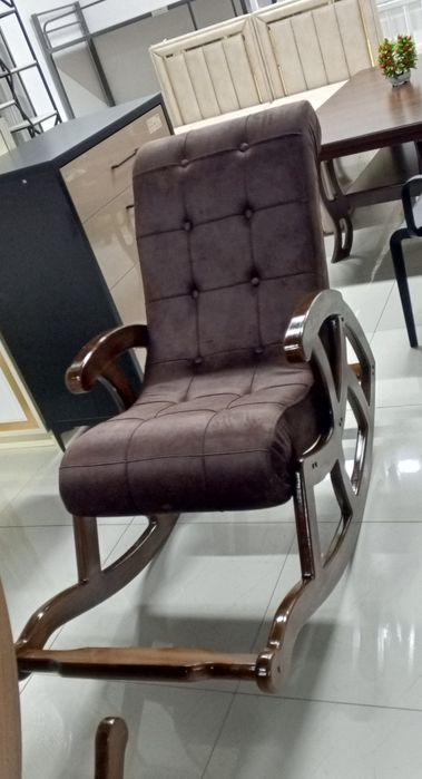 Мебельная кресло качалка. Разного варианта.