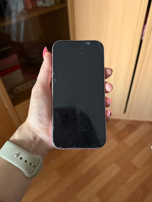 Продам айфон 15 128 гб