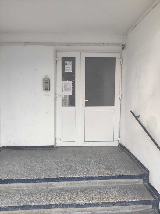 Vand apartament 2 camere decomandat semicentral Roman