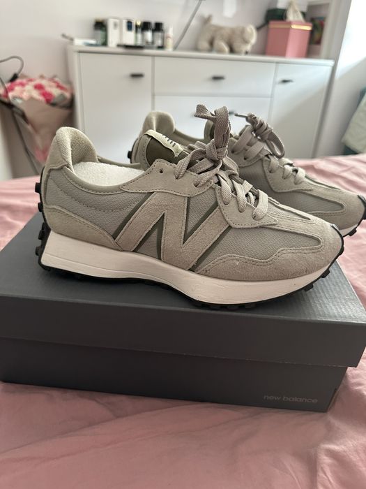 Adidasi New Balance noi