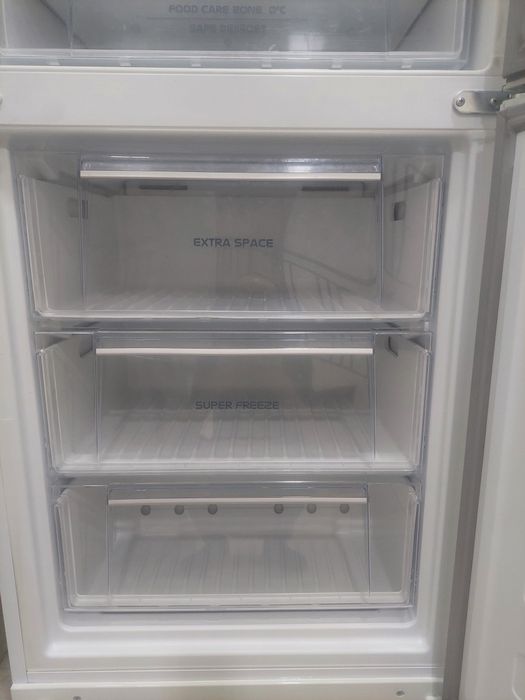 Холодильник Hotpoint Ariston