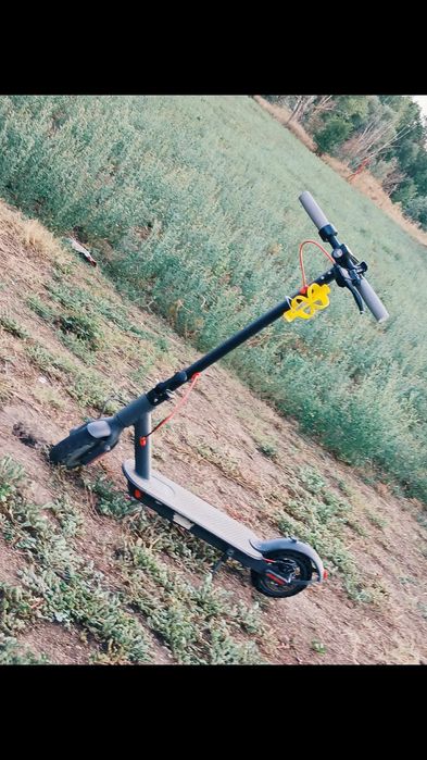 Vând trotineta electrica aovopro Es80