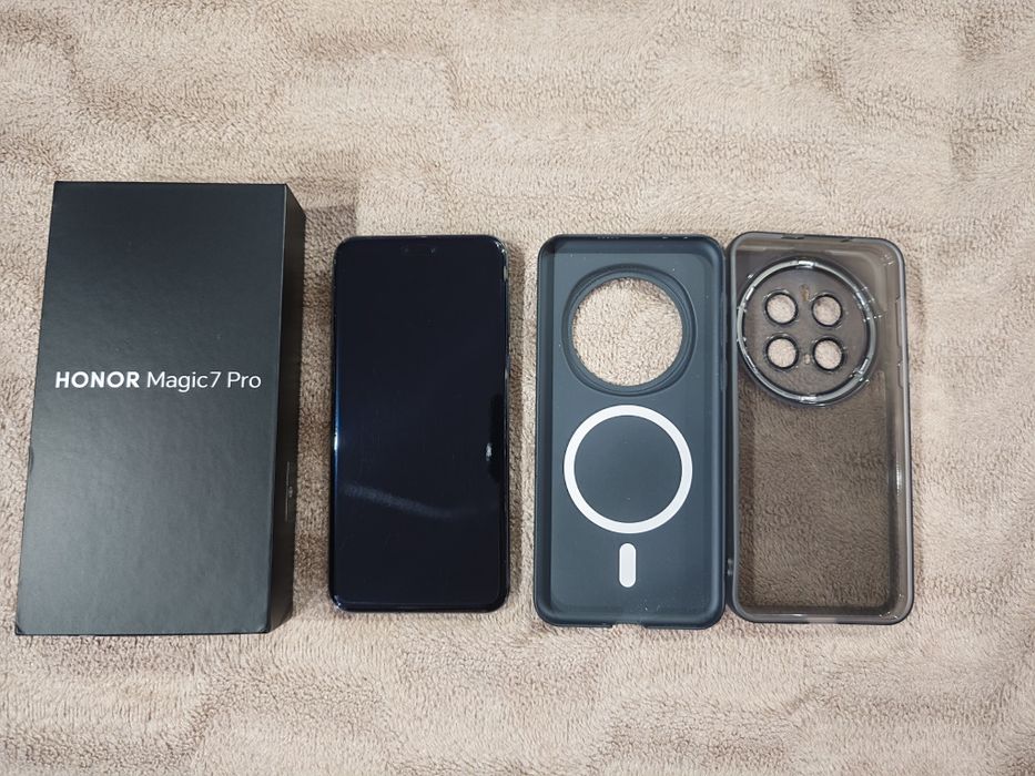 Vând Honor magic 7 pro impecabil.