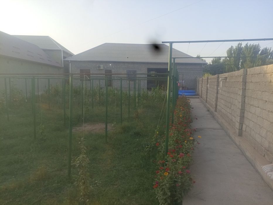 Ховли Уй сотилади