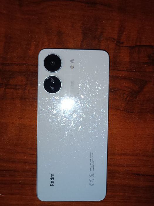 Продам Redmi 13C (белый цвет)
Телефон в рабочем состоянии. Есть особен