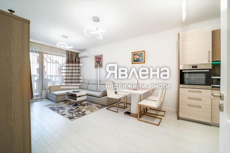 Продава се Двустаен апартамент в Варна, Център - 86 кв.м за 3721 €/кв.м - Снимка #1