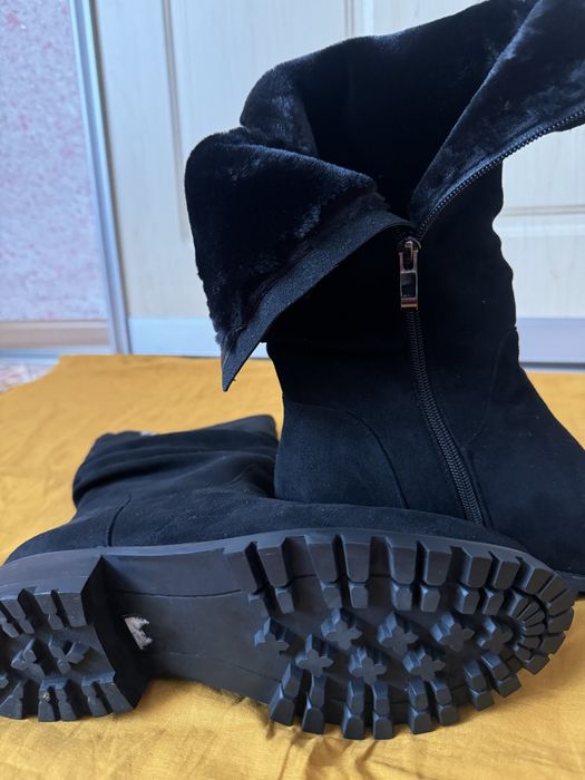 Зимние женские замшевые сапоги. Новые