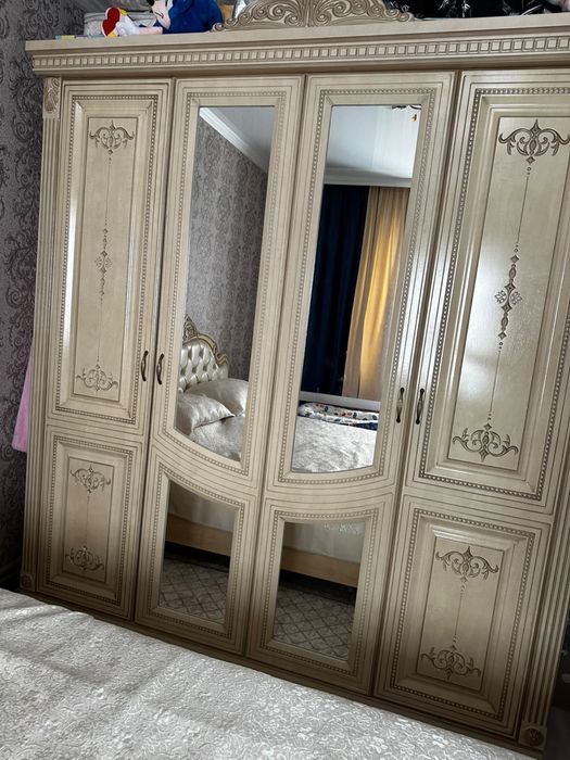 Спальный гарнитур