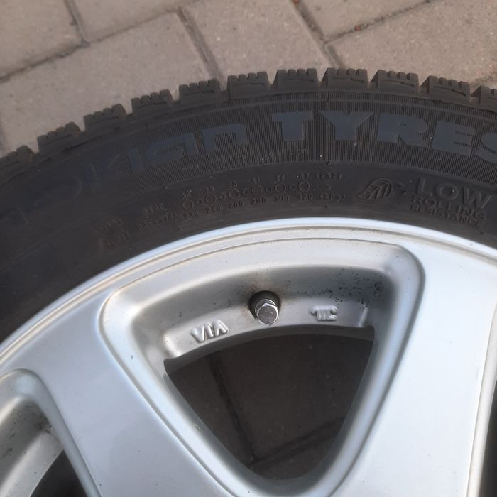 Продам шины с дисками комплект  r14