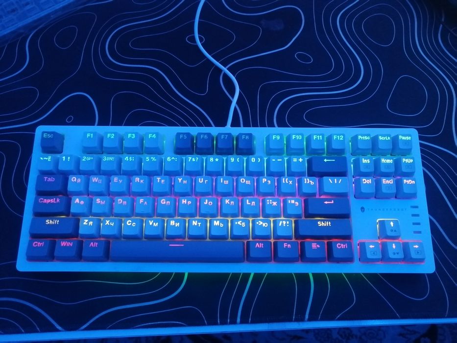 Продам клавиатуру