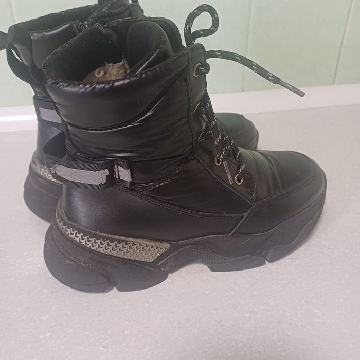 Продам детские сапожки