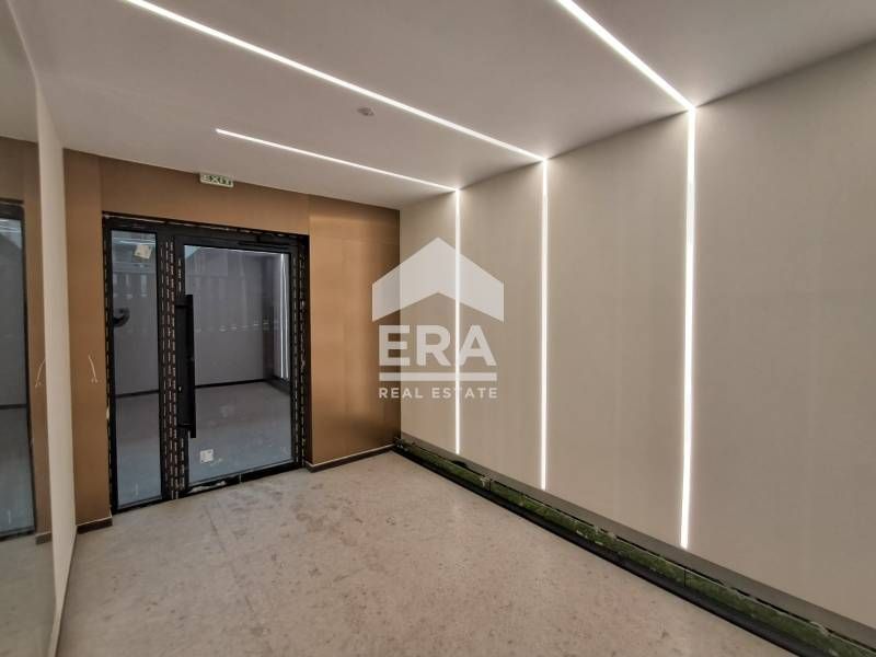 Продава се Двустаен апартамент в Варна, Левски - 69 кв.м за 1299 €/кв.м - Снимка #3