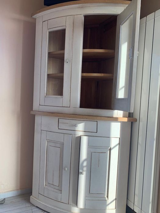 Vând mobila din lemn masiv