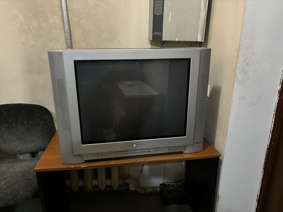 Продам телевизор lg