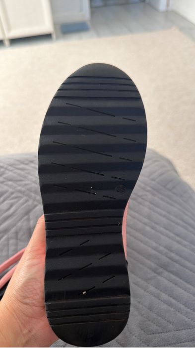 Продам б/у кроссовки Emporio Armani (оригинал)