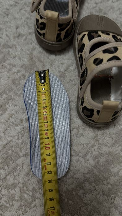 Продам новые сандали