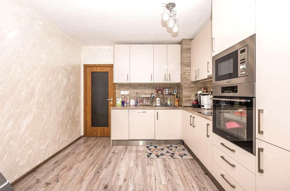 Дава се под наем Двустаен апартамент в Пловдив, Тракия - 75 кв.м за 510 € - Снимка #1