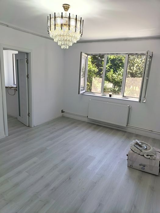 Vînd apartament 3 camere semidecomandat