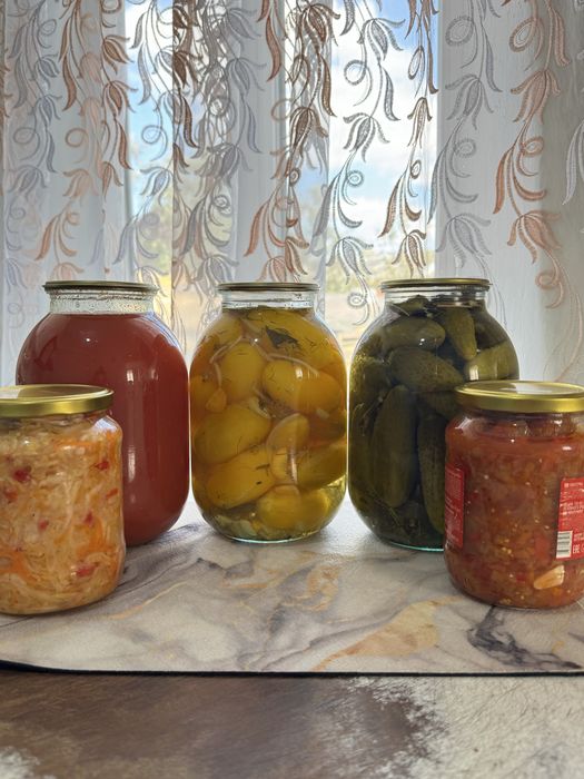 Продам домашние соленья, томатный сок