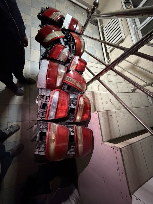 Продам фонари карина е