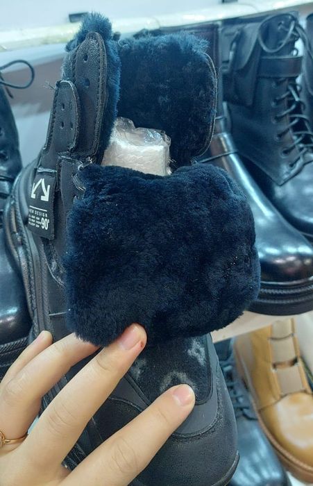 Зимние кроссовки НОВЫЕ!