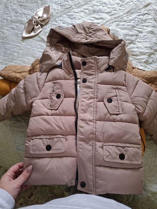 Продавам запазени якенца 10 евро