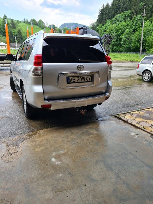 Vând Toyota LandCruiser J150 full option.