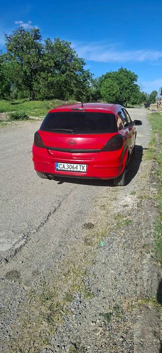 Продавам Opel Astra H