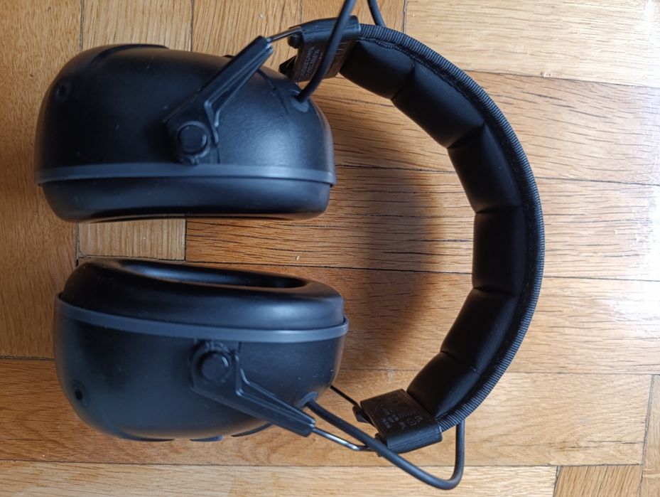 Активни антифони UVEX axsse one  120лв./61.36 evro