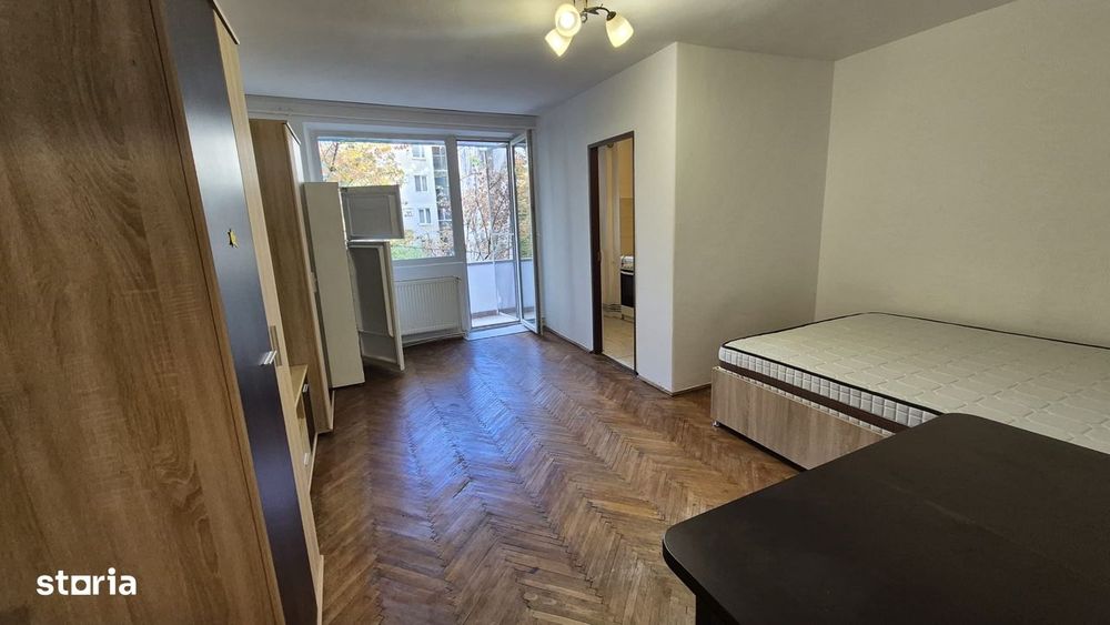 Bd. Bucuresti garsoniera de inchiriat etaj 2 mobilata si utilata